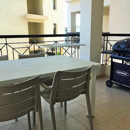 Апартаменты 101 Mandritis Court *